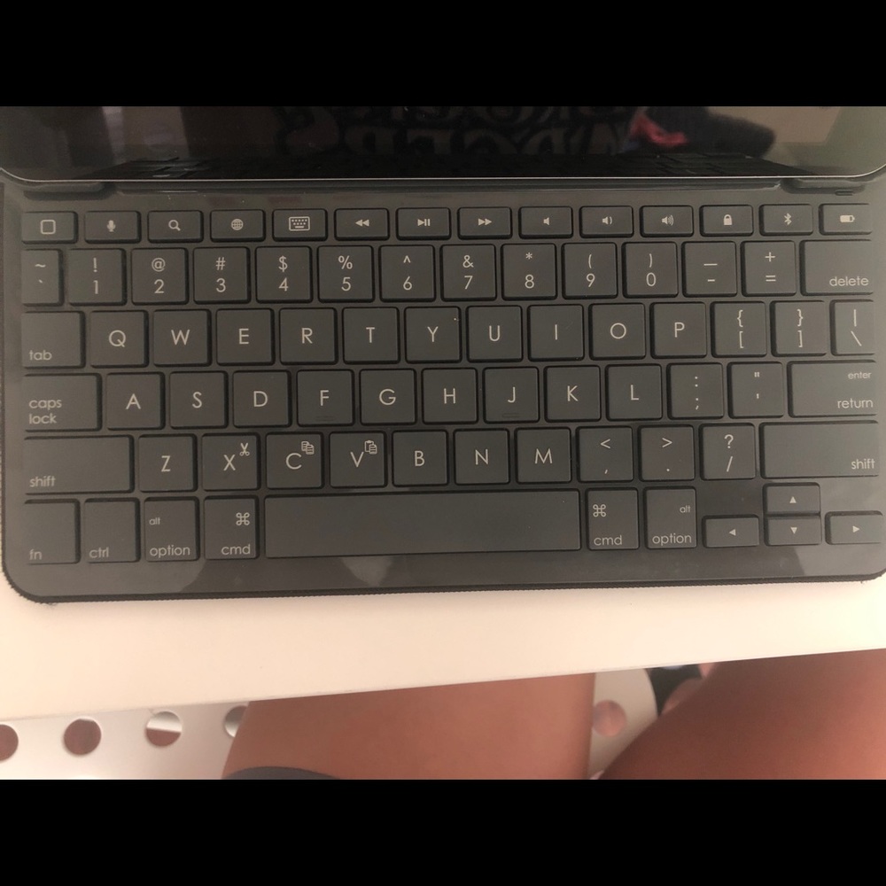 ipad Case with Keyboard - Picture 3 of 4